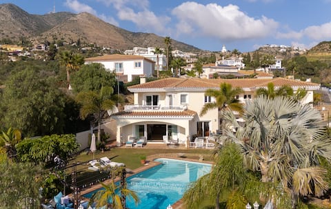 Villa in Benalmadena amazing views by CDS Vacation