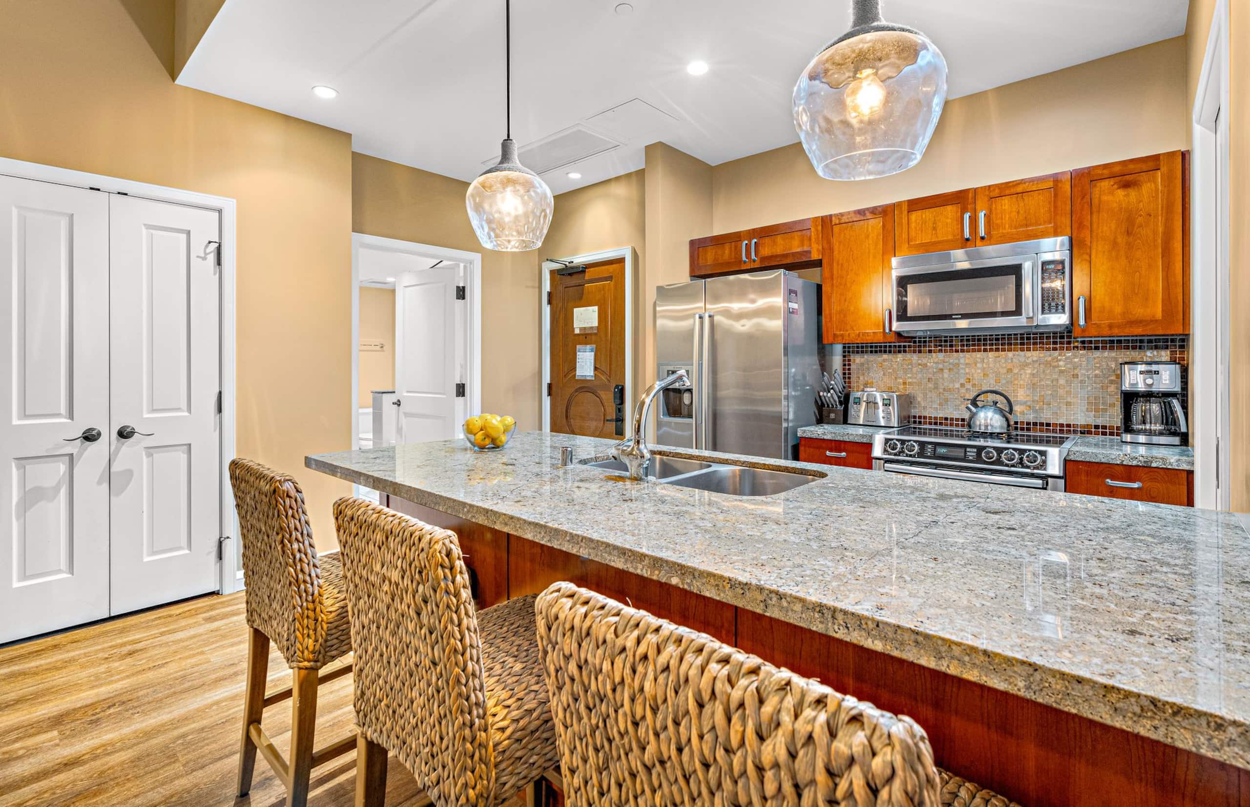 Condo in Lahaina · ★4.92 · 1 bedroom · 2 beds · 1 bath - Image 13