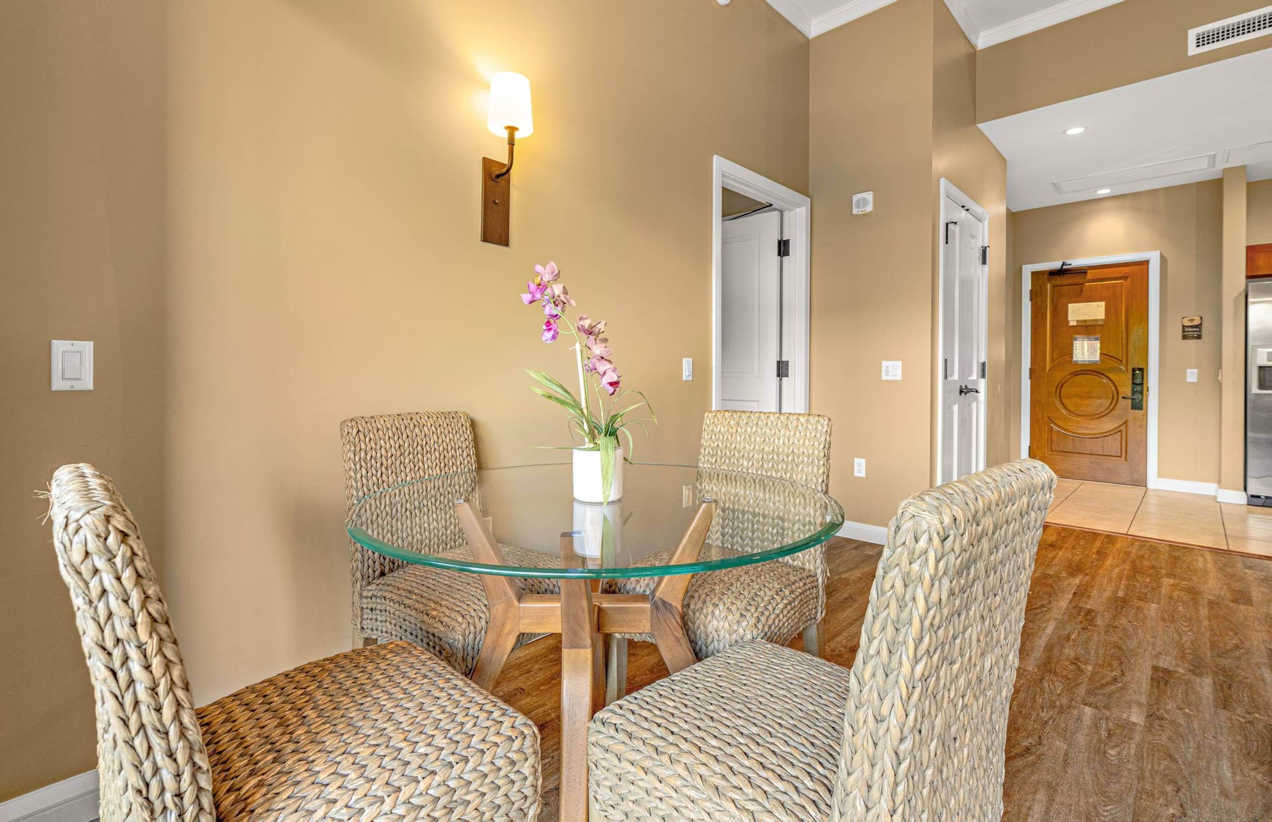 Condo in Lahaina · ★4.92 · 1 bedroom · 2 beds · 1 bath - Image 11