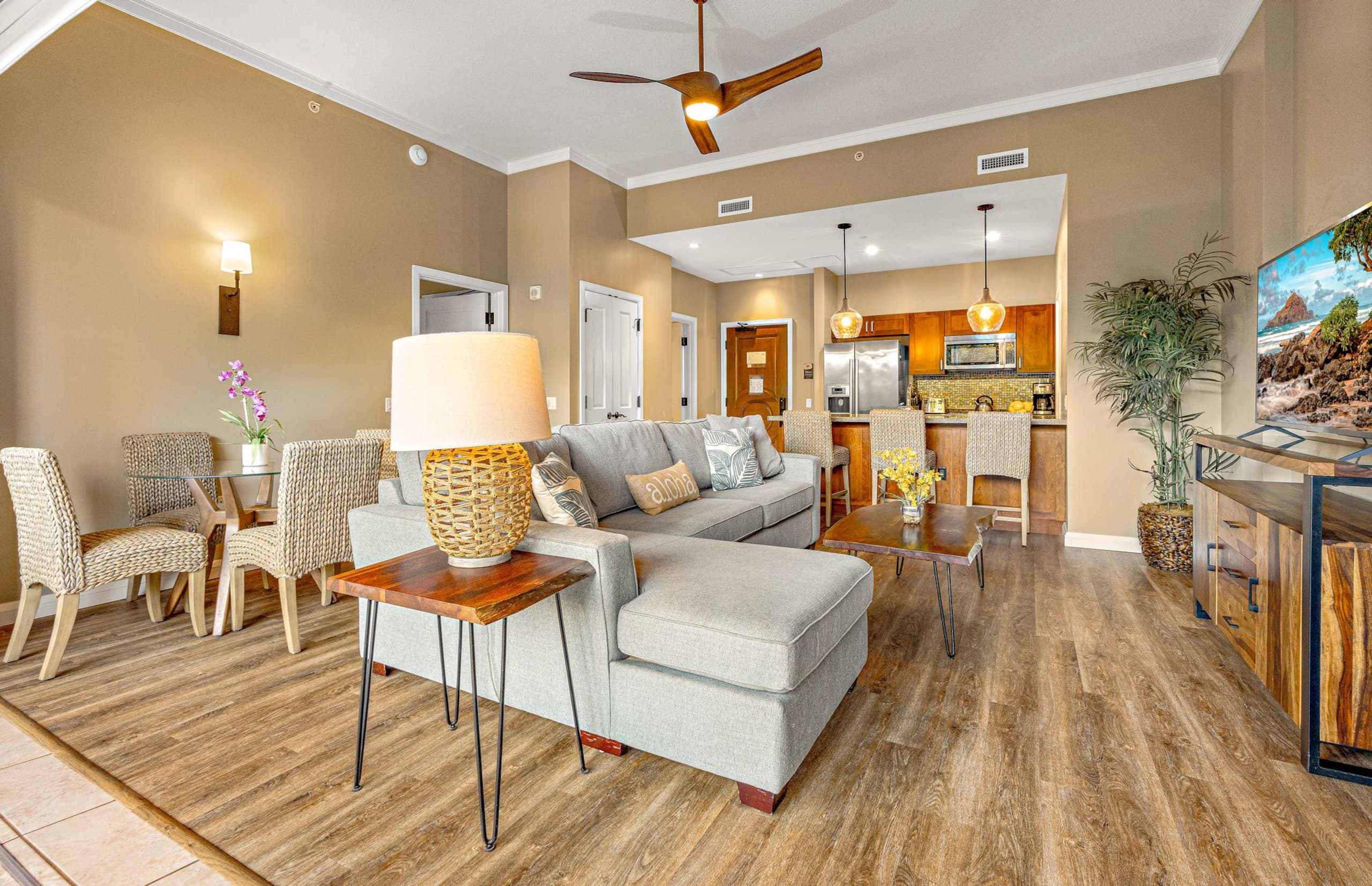 Condo in Lahaina · ★4.92 · 1 bedroom · 2 beds · 1 bath - Image 3