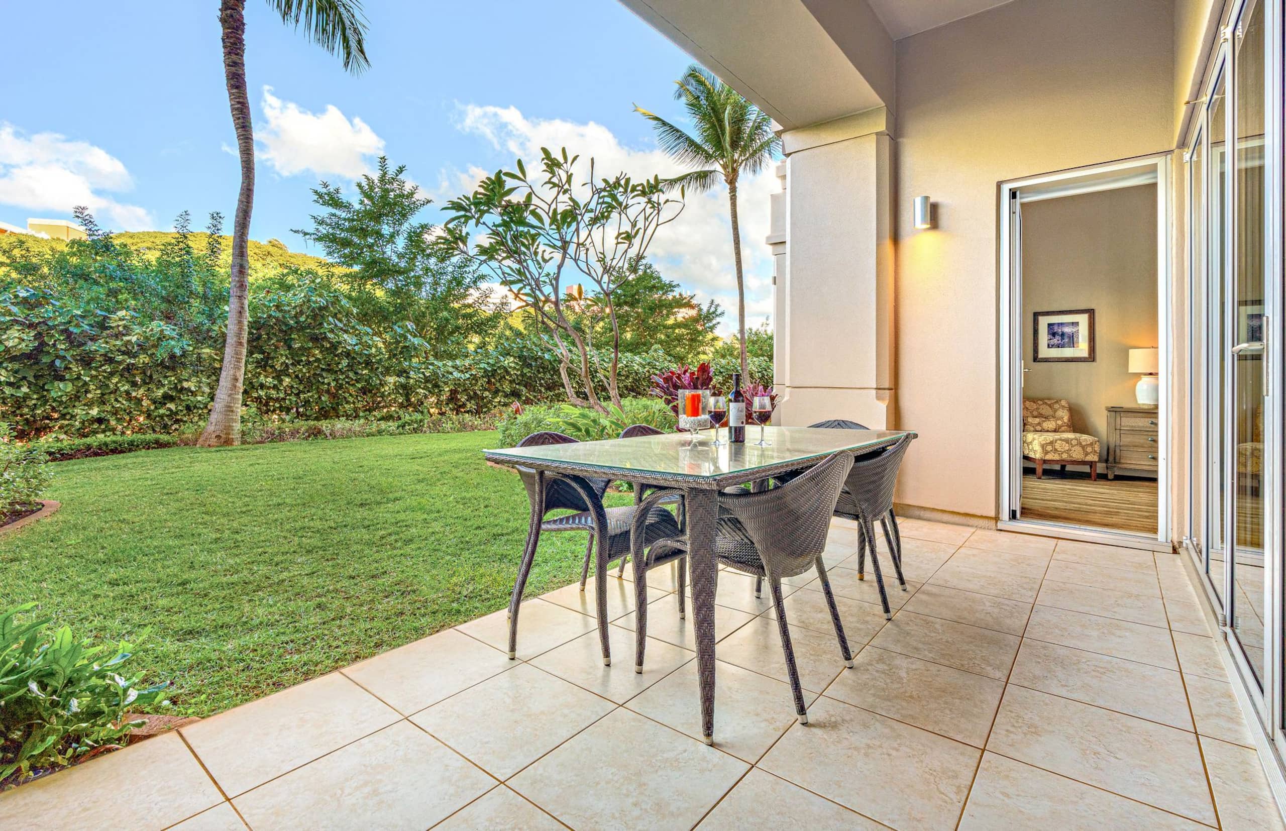 Condo in Lahaina · ★4.92 · 1 bedroom · 2 beds · 1 bath - Image 2