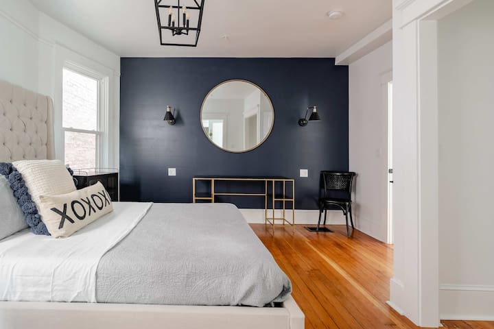 Sophisticated 2BR – Prime NW 23rd Location