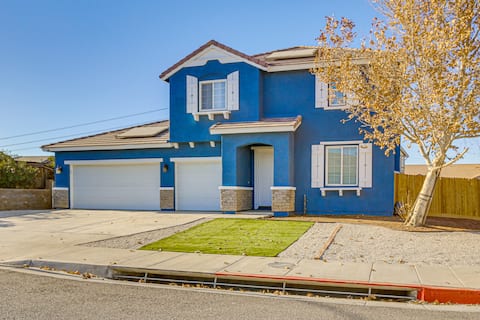 Pool Table & Charcoal Grill: Home in Victorville!