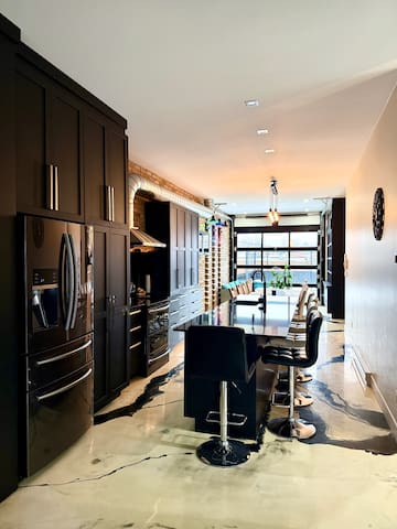 Condo moderne et spacieux avec et style unique