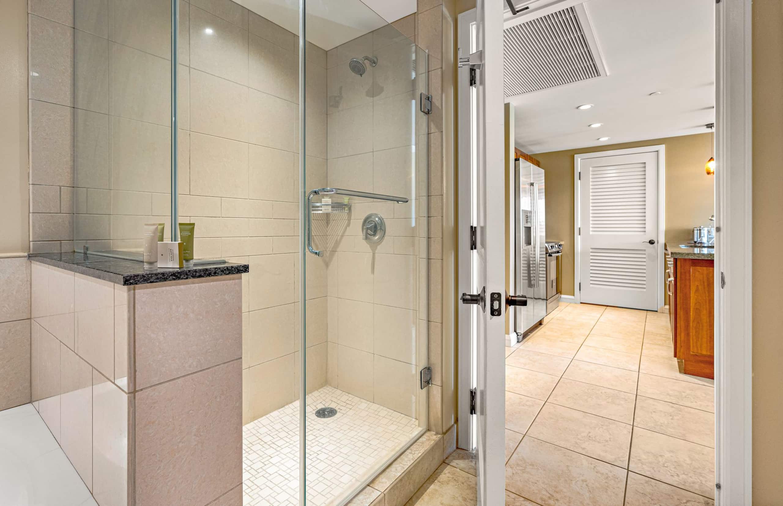 Condo in Lahaina · ★4.86 · 1 bedroom · 2 beds · 1 bath - Image 21