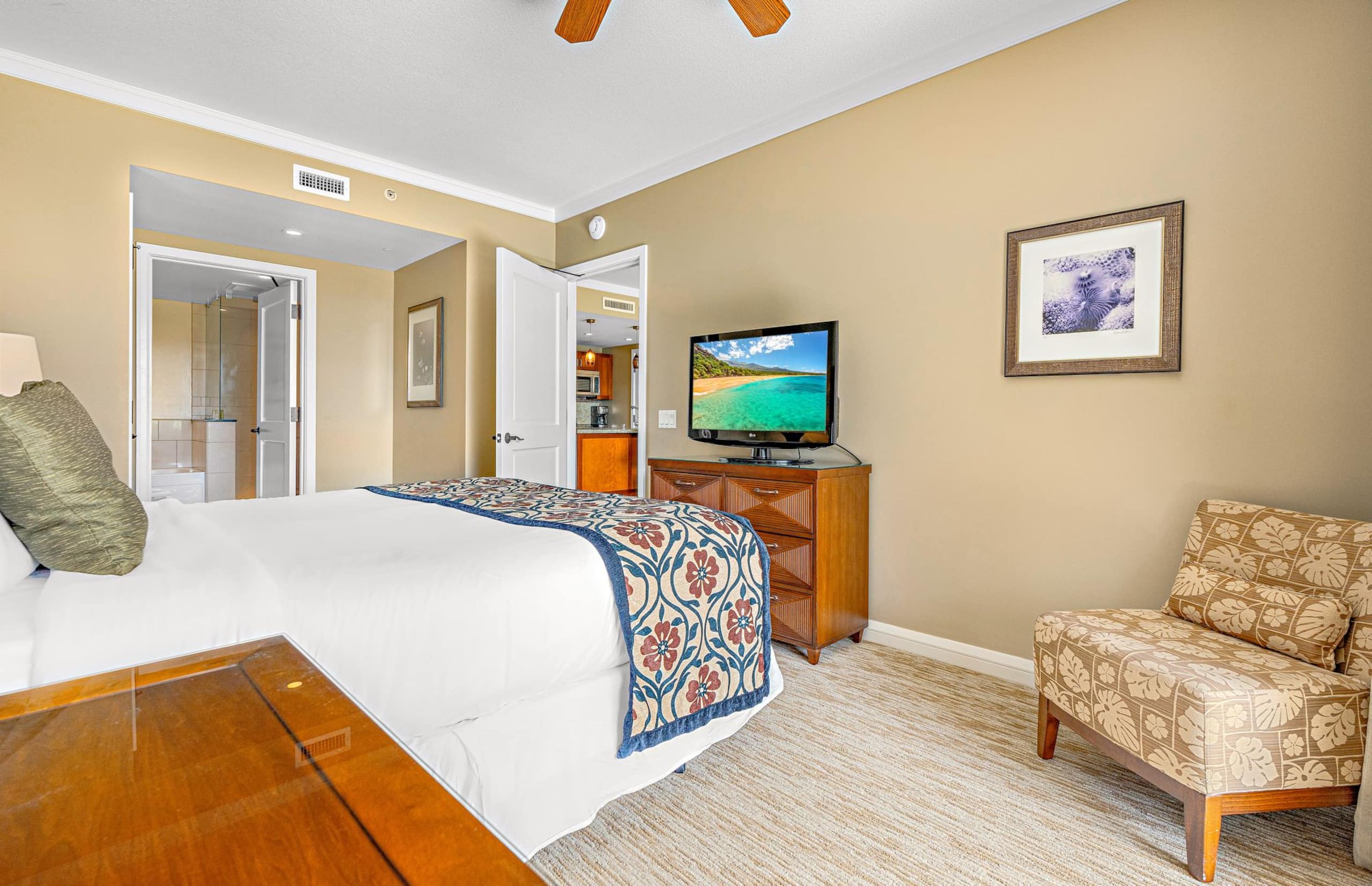 Condo in Lahaina · ★4.86 · 1 bedroom · 2 beds · 1 bath - Image 18