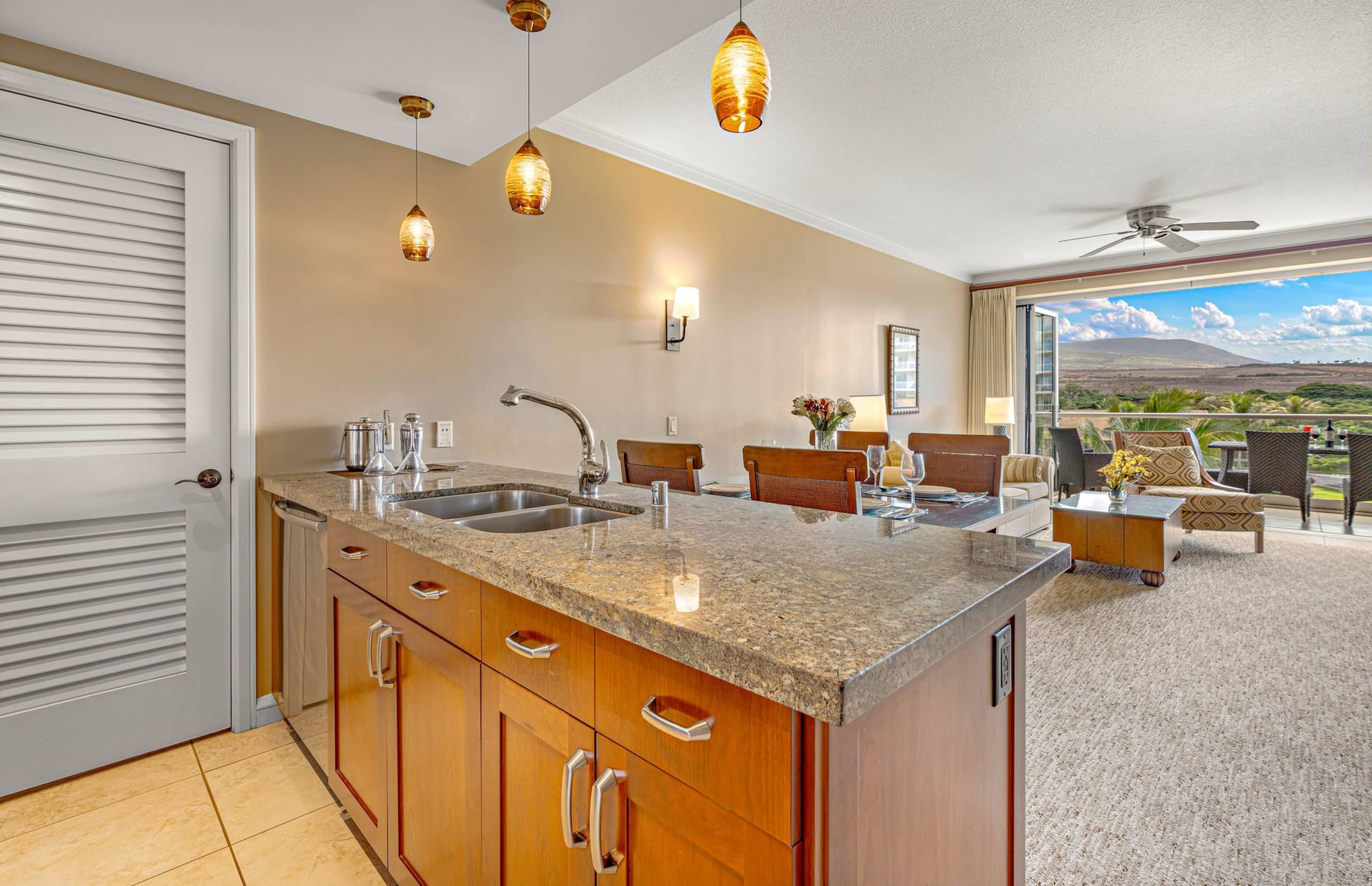 Condo in Lahaina · ★4.86 · 1 bedroom · 2 beds · 1 bath - Image 2