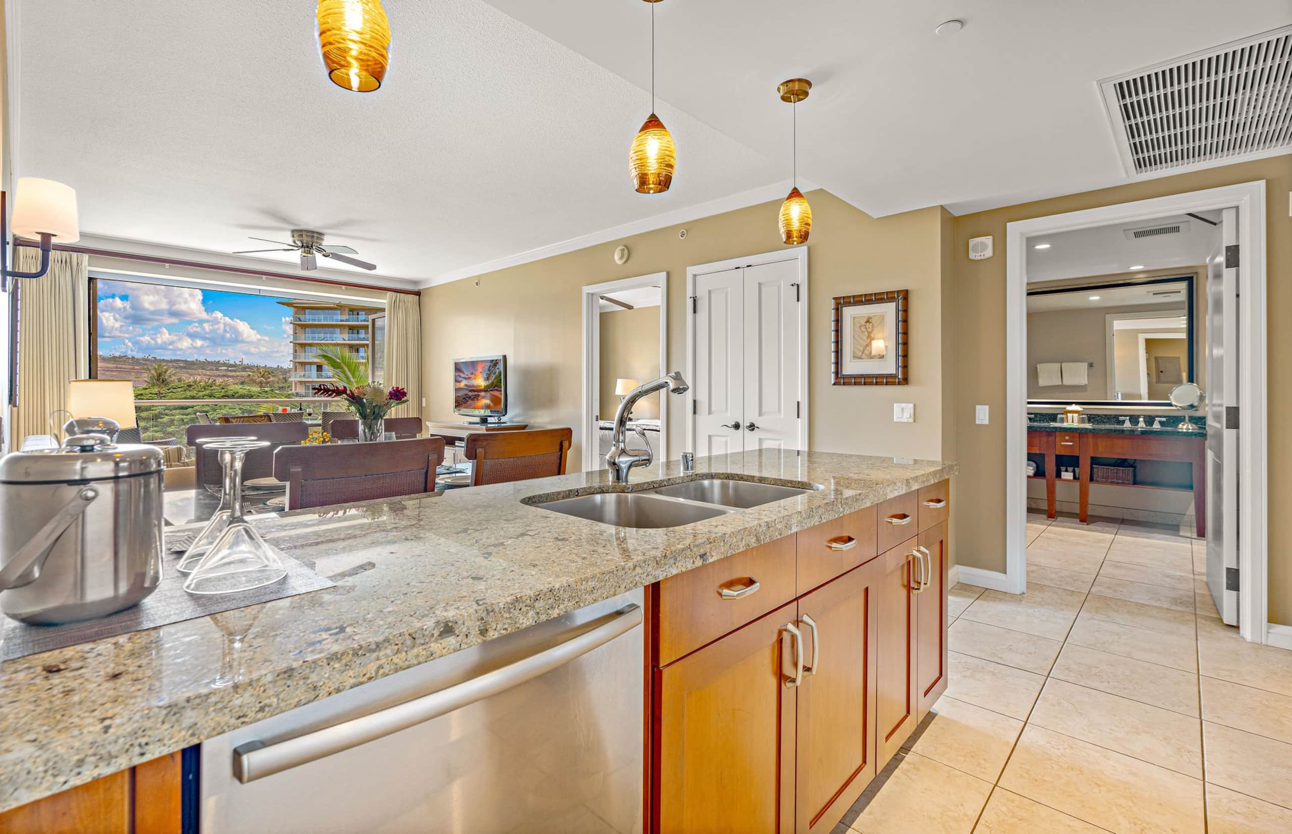 Condo in Lahaina · ★4.86 · 1 bedroom · 2 beds · 1 bath - Image 10