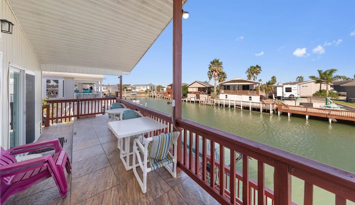 Mermaid Manor- Charming Waterfront Retreat - Port Isabel, TX