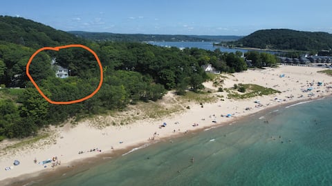 Great Lakes Getaway - Incredible Lakefront!