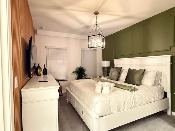 5-suite Resort Home With Private Pool - Orlando, FL