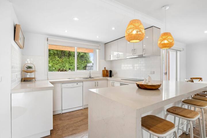 Aquilla by the Beach gallery image 5