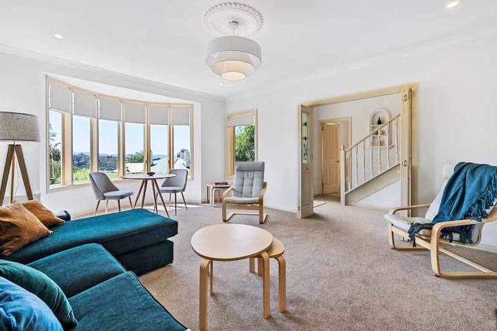 “Lizzy’s Hideaway” Close to City-Sleeps 6