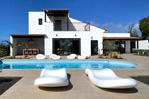 Villa in Lajares w/ private pool
