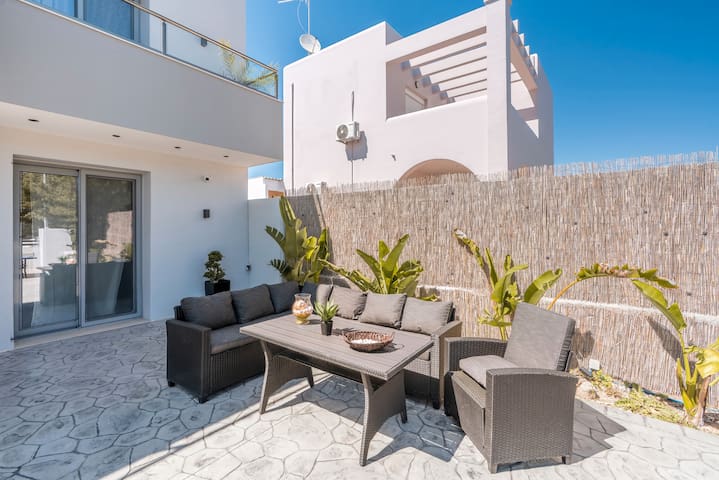 Mb Luxury Villa gallery image 2