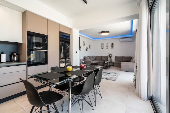 Mb Luxury Villa gallery image 5