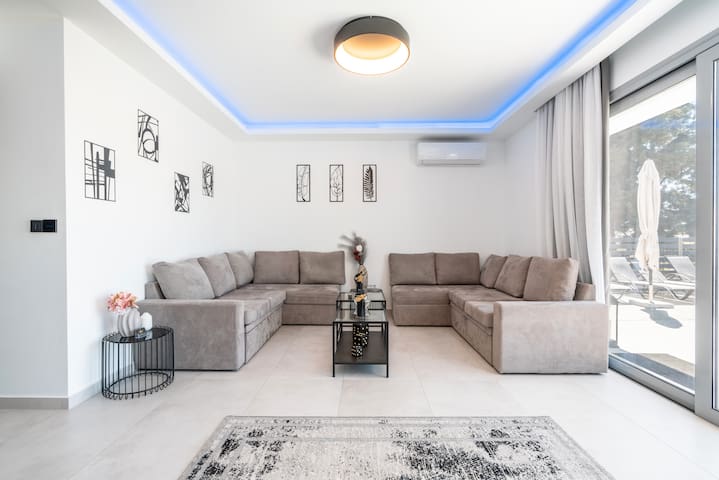 Mb Luxury Villa gallery image 4