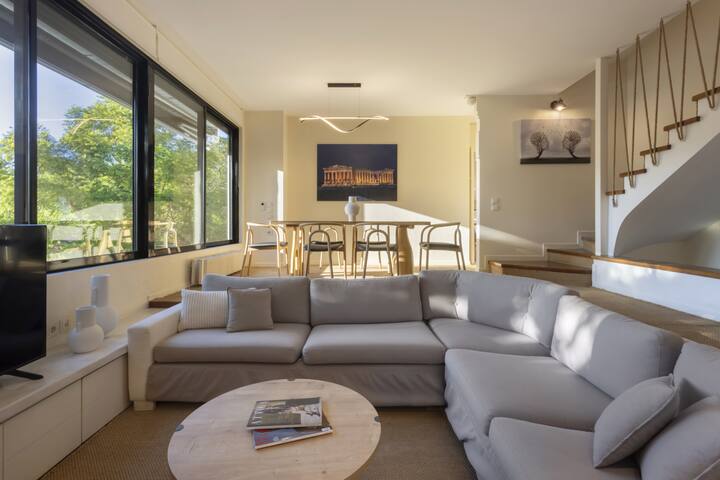 Spacious 3bdr Townhouse with Monumental View gallery image 2