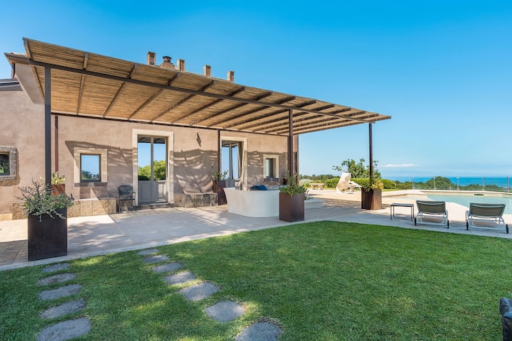 Villa Etnea - Private Villa With Pool And Jacuzzi - Acireale