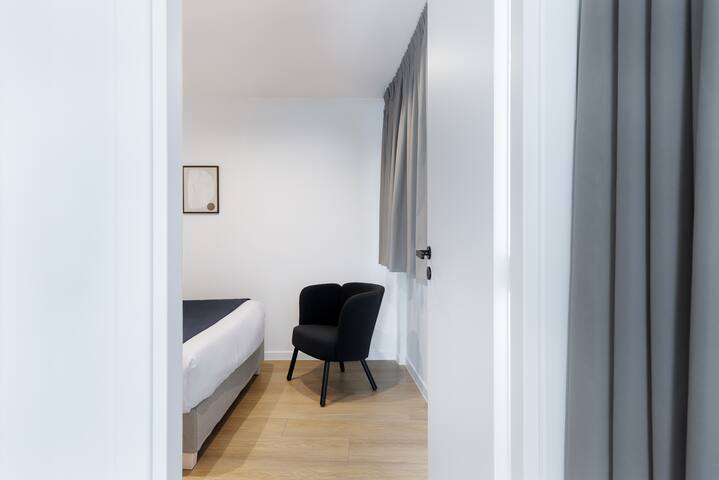 MoRe Exclusive Apt#10|2Bed Luxe by ZOIA Living gallery image 2