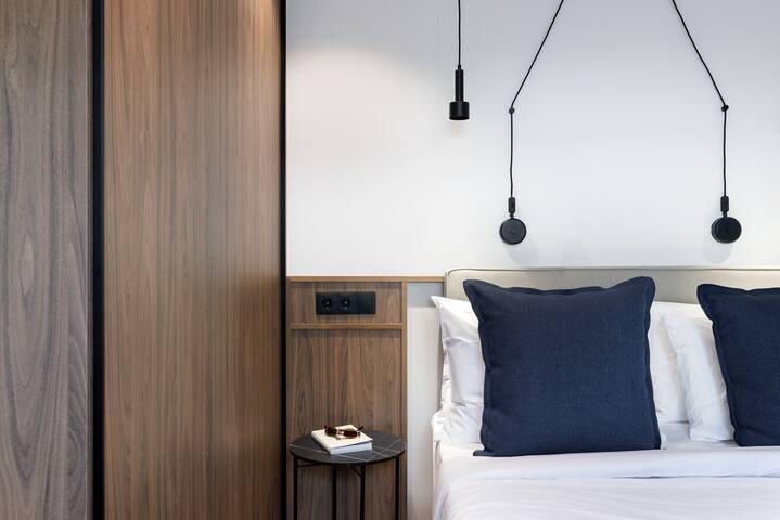 MoRe Exclusive Apt#10|2Bed Luxe by ZOIA Living