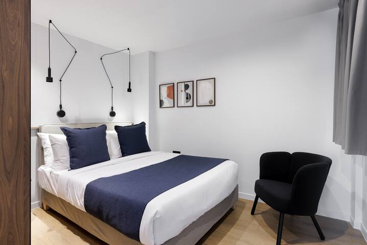 MoRe Exclusive Apt#10|2Bed Luxe by ZOIA Living gallery image 3