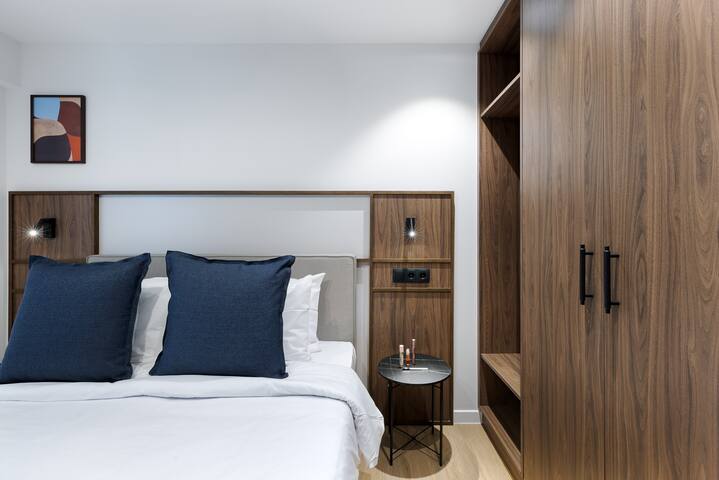 MoRe Signature Apt#11|Sunny 2Bd by ZOIA Living gallery image 5