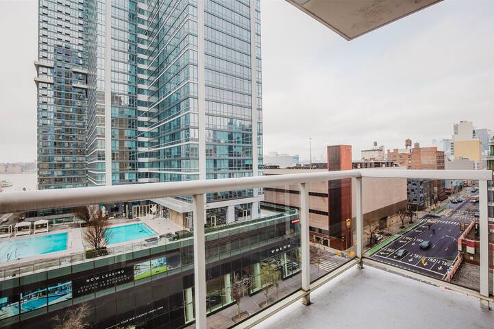 Blueground | Midtown West, gym & w/d, nr museum gallery image 5