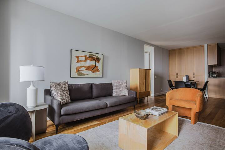 Blueground | Midtown West, gym & w/d, nr museum gallery image 3