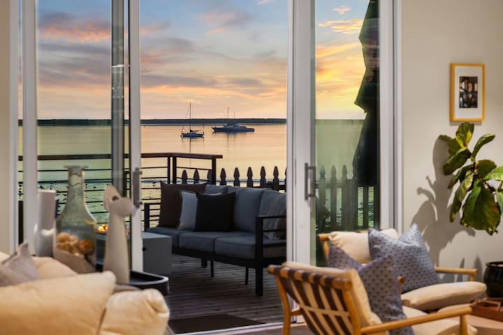 Experience the Pinnacle of Coastal Living at gallery image 4