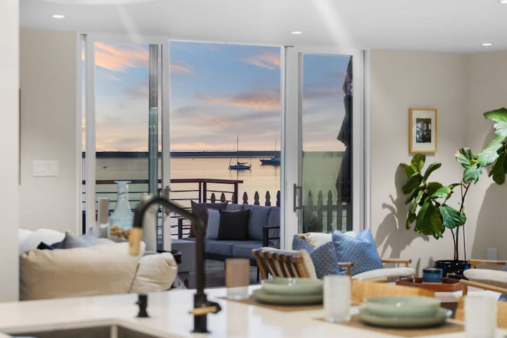 Experience the Pinnacle of Coastal Living at gallery image 2