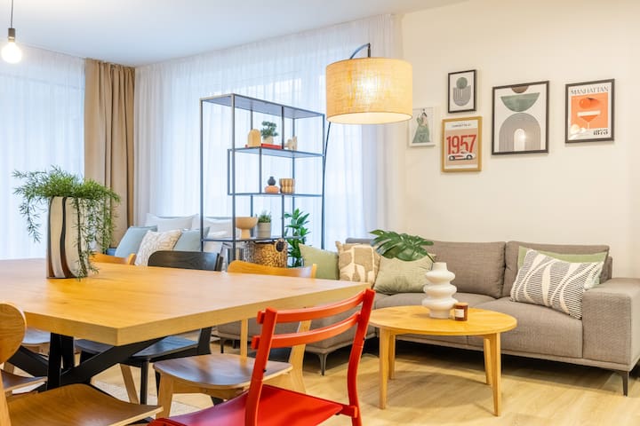 Spacious 3BR•Central•2 Parking spots•Full Kitchen