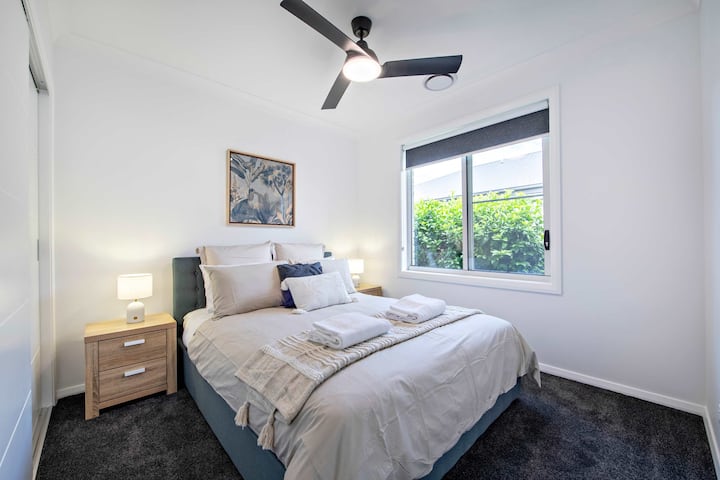 Спална соба 2 - брачен кревет (широк 150-179 см), електрично ќебе + BIR