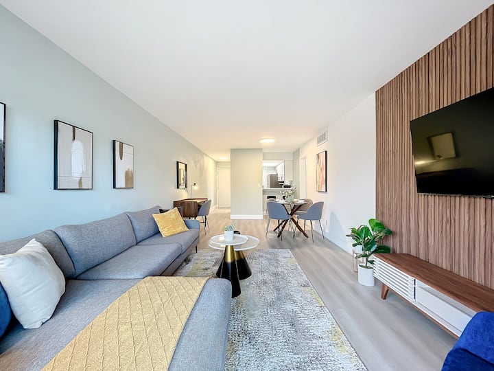 Stylish & Cozy Living 2br With Pool - Fort Lauderdale