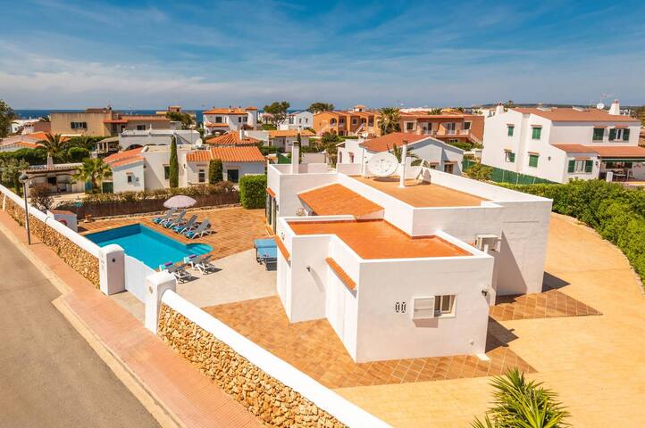 Villa Anneuxu by Villa Plus gallery image 2