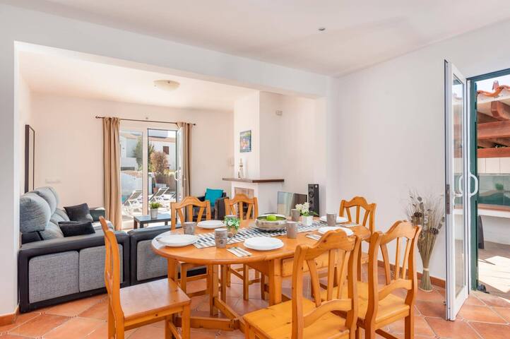 Villa Anneuxu by Villa Plus gallery image 5