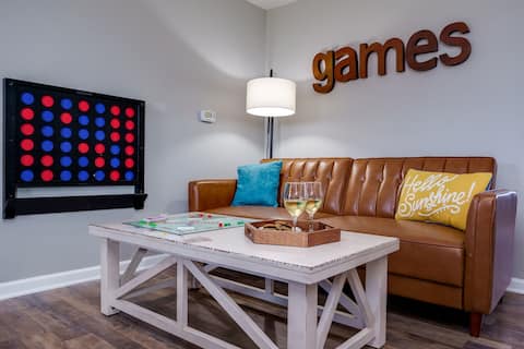Game Room | King Bed | Near WPAFB, Airport