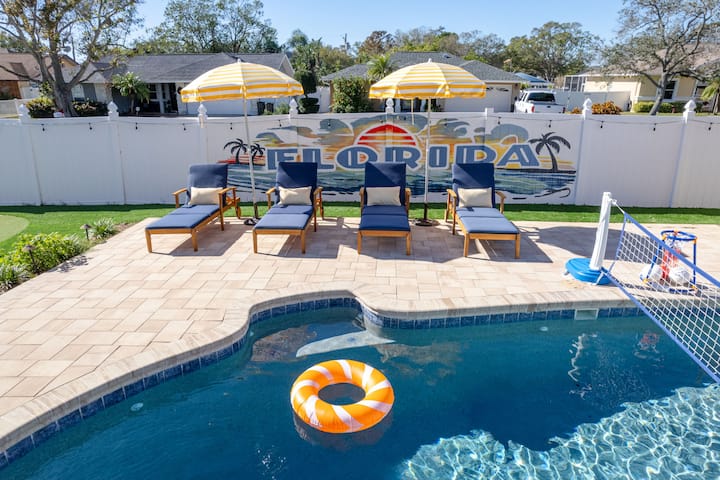 Private Resort | Pool, Spa, Tiki Bar + Games - Indian Rocks Beach, FL