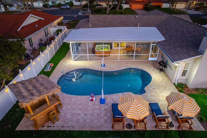 Paradise Escape | Pool, Spa, Tiki Bar & Games - Redington Beach, FL