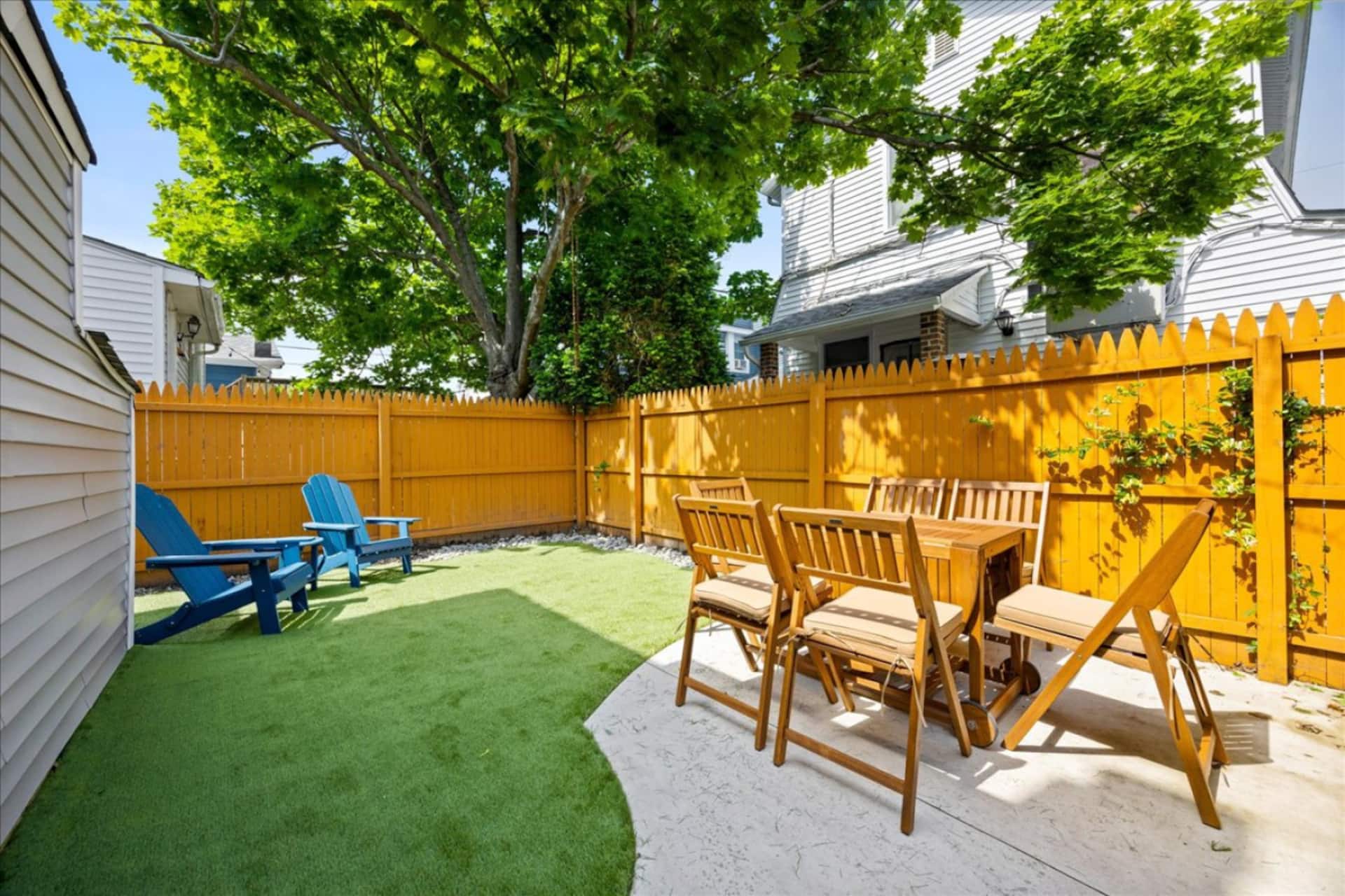 5BR Beach Home - Sleeps 12 - 3 Blocks to Beach
