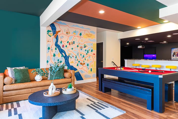 Where style meets play. ✨ Casa de Galena’s family room combines curated design with games for every age—pool, ping pong, and shuffleboard(not pictured).  Sleeper sofa sleeps 2.