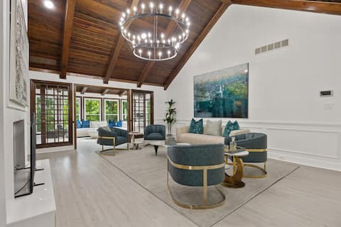 Luxe Family Home 5BR | Game Room | Hot Tub&Pool!