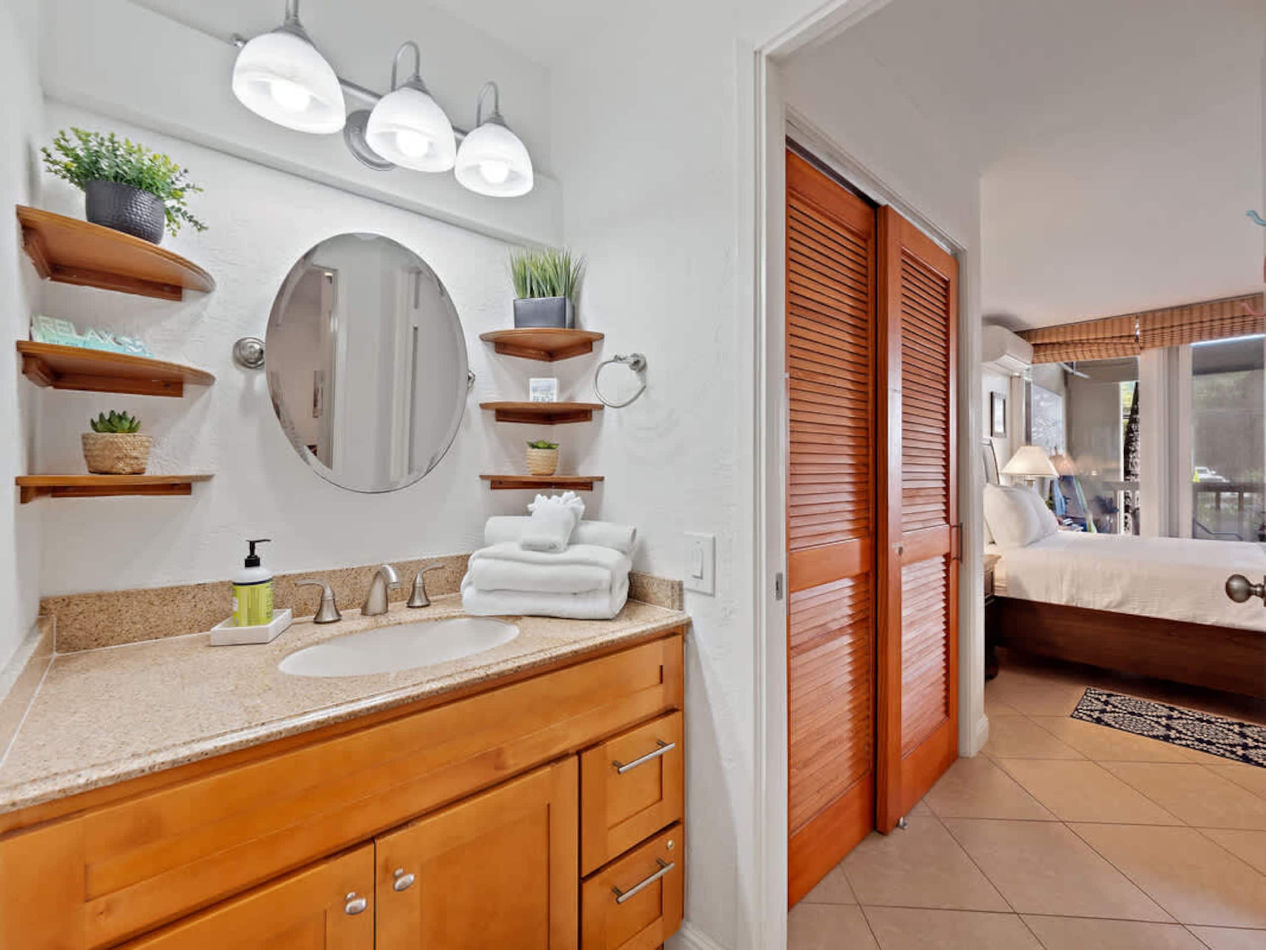 Condo in Kailua-Kona · ★4.9 · 1 bedroom · 2 beds · 1 bath - Image 8