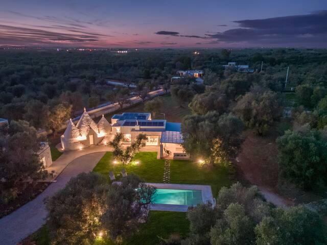 Trullo Brenda with swimming pool and jacuzzi gallery image 4