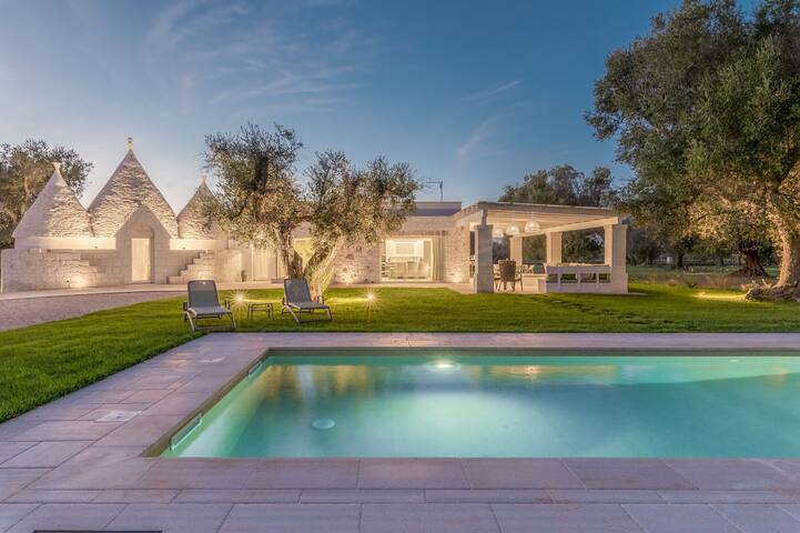 Trullo Brenda with swimming pool and jacuzzi gallery image 2