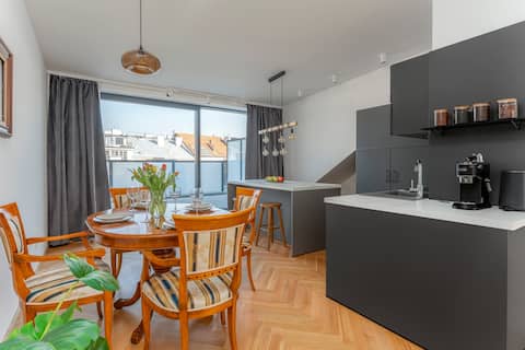 Antique Duplex Penthouse 3BR with 2Bath and AC-501