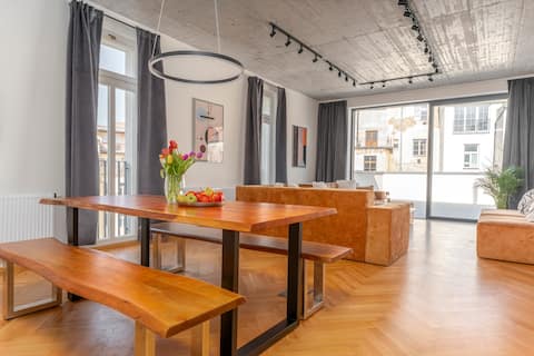 Modern Penthouse 3BR with 2Bath and AC-504