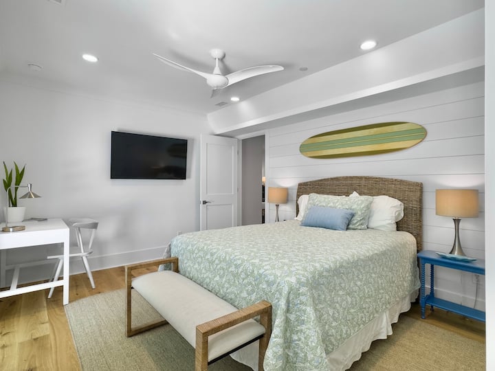 Queen Bedroom Cameron by the Sea | 3203 Cameron Blvd | Isle of Palms, SC | IOP Escapes