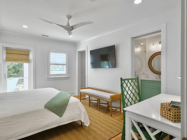 King Bedroom Cameron by the Sea | 3203 Cameron Blvd | Isle of Palms, SC | IOP Escapes