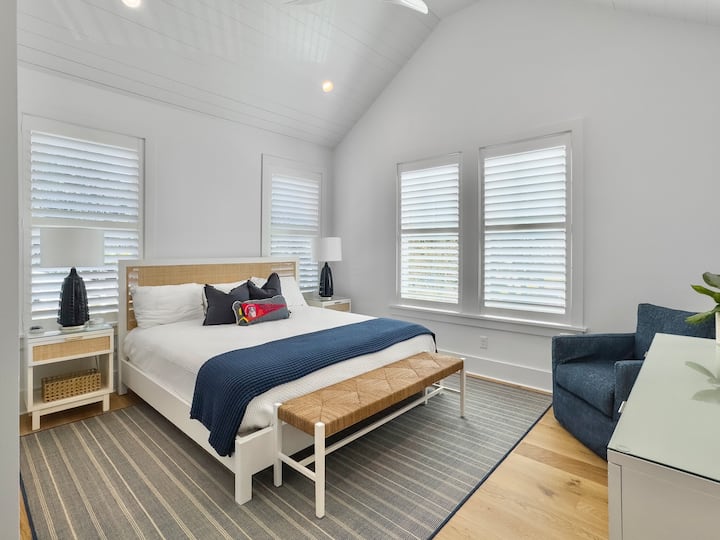King Bedroom Cameron by the Sea | 3203 Cameron Blvd | Isle of Palms, SC | IOP Escapes